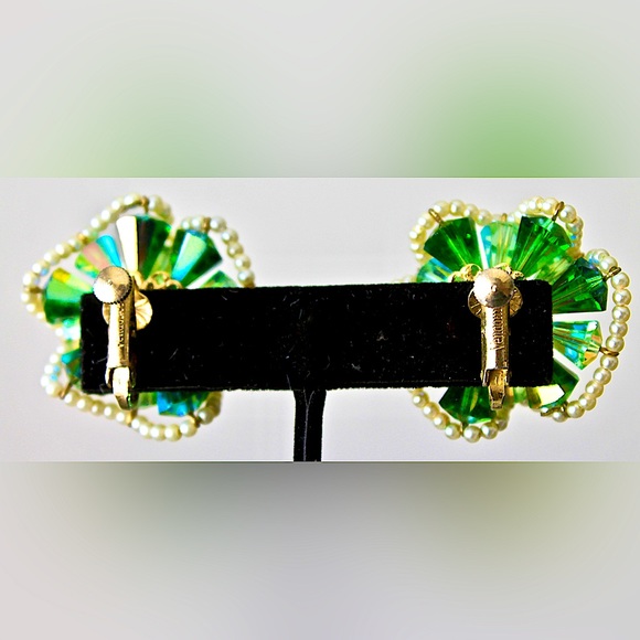 VENDOME EARRINGS CLIP VINTAGE PERIDOT & FERN AURORA BOREALIS CRYSTAL CONE PEARLS - Picture 8 of 8